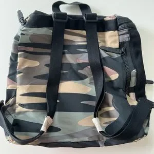 Lesportsac | Bags | Lesportsac Camo Packable Backpack | Poshmark display picture 1